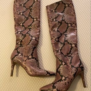 New Steve Madden Snake Skin boots